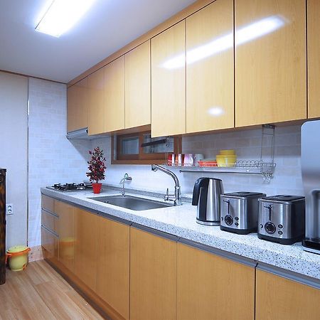 Mago Guesthouse Seoul Bagian luar foto